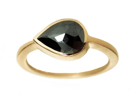 Elegant Jewelry At Unbeatable Offers – Shop Before It's Gone 1.55ct Pear Rose-cut Black Diamond & Yellow Gold Bezel Ring