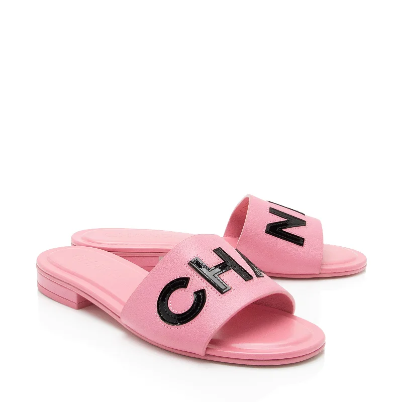 Designer Women's Shoes Chanel Patent Calfskin CC Slide Sandals - Size 6.5 / 36.5 (SHF-gwwrsH)