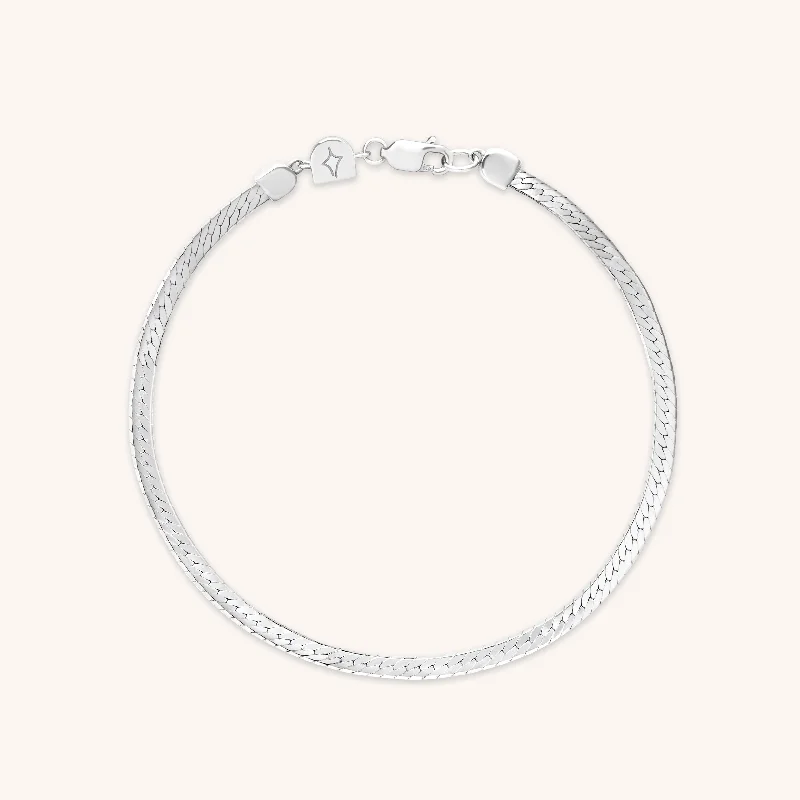 Unmissable Jewelry Sale – Shop Before It's Too Late Essential Snake Chain Bracelet in Silver Unmissable Jewelry Sale – Shop Before It's Too Late Essential Snake Chain Bracelet in Silver