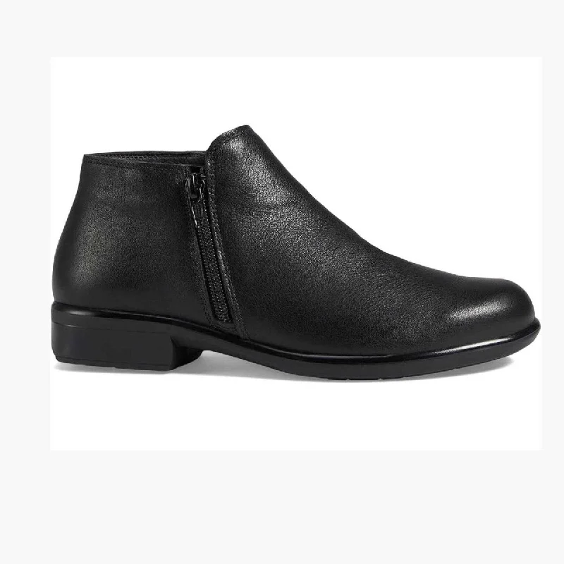 Comfortable Urban Shoes Naot Women's Helm Black Water Resistant