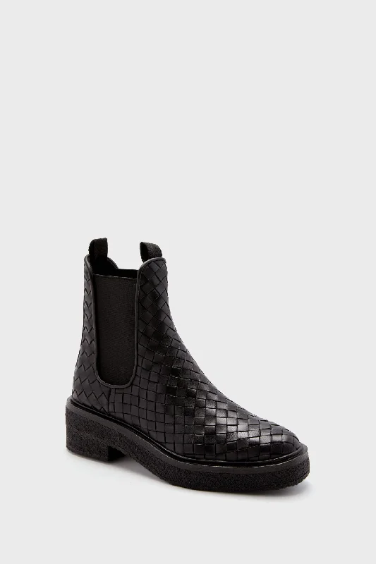 Ultra-Soft Flats Deal Black Woven Raquel Boots