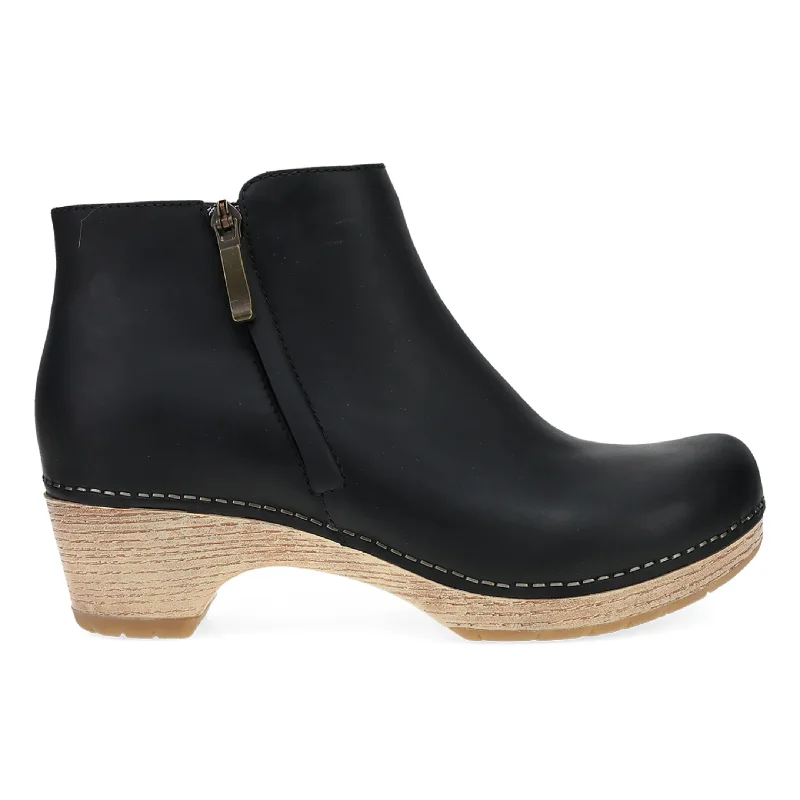 All-Season Shoes Discount Dansko Women's Lizanne Black Oiled