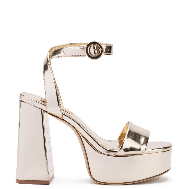 Street Chic Discounts Larroudé for LoveShackFancy: Dolly Sandal In Gold Specchio
