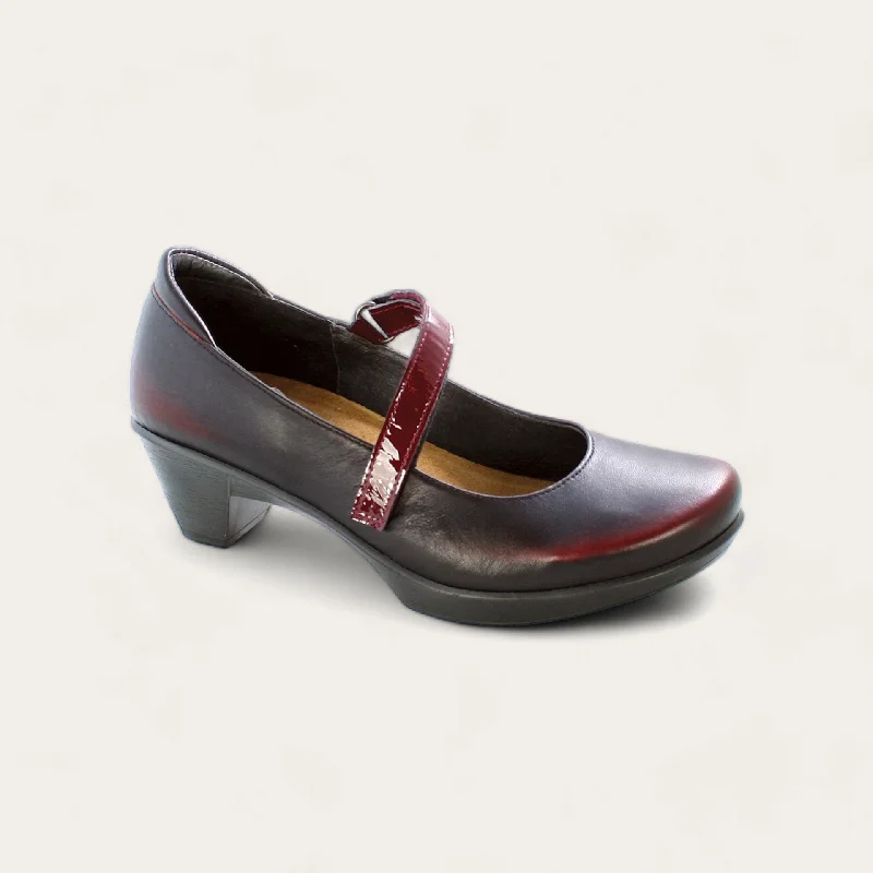 Travel-Friendly Footwear Promotion Muse