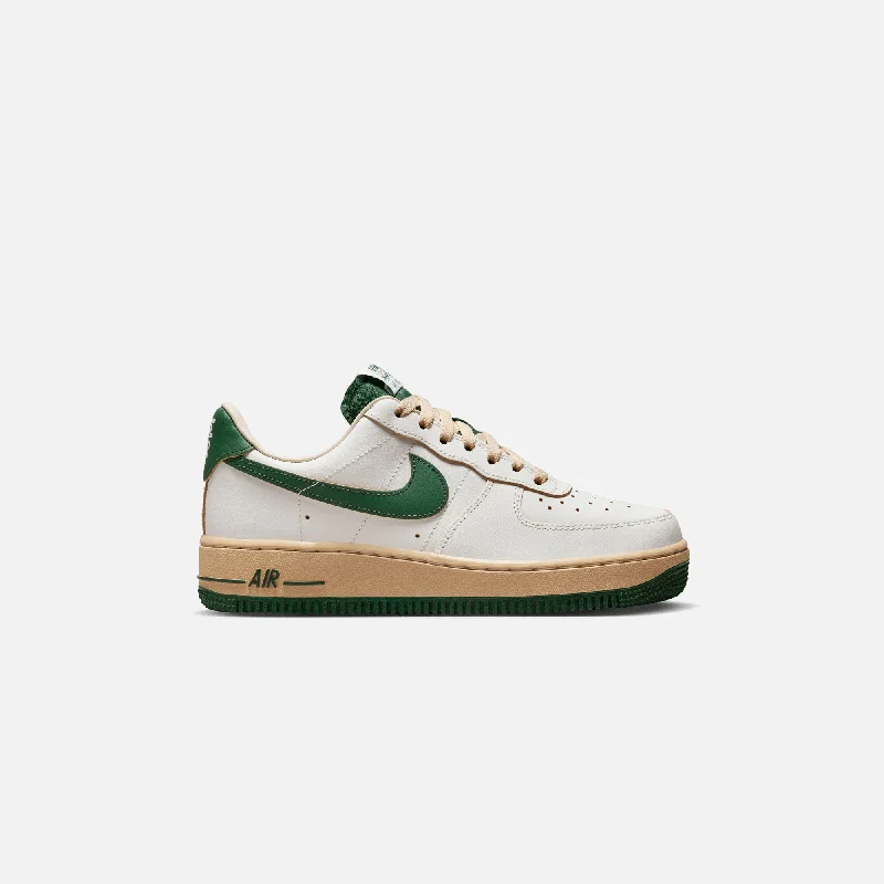 Budget Saver Nike WMNS Air Force 1 `07 LV8 - Sail / Gorge Green / Sesame / Pearl White Budget Saver Nike WMNS Air Force 1 `07 LV8 - Sail / Gorge Green / Sesame / Pearl White