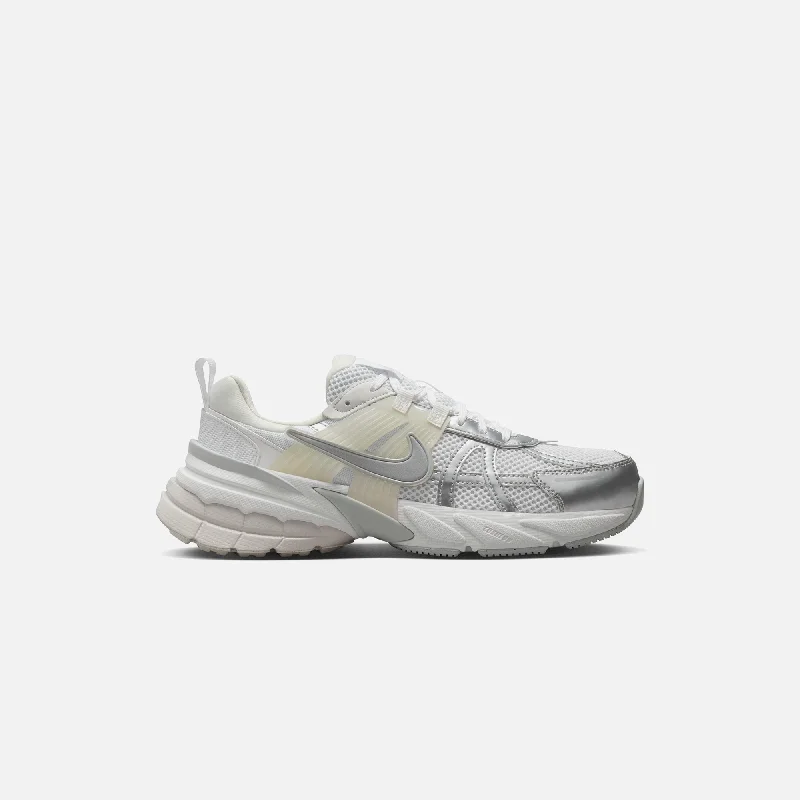 Luxe Style Discounts Nike WMNS V2K Run - White / Metallic Silver / Platinum