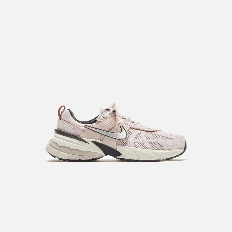 Vintage Style Deals Nike WMNS V2K Run - Platinum Violet / Chrome / Light Bone