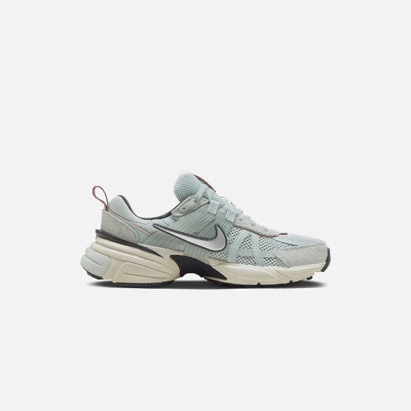 Lightweight Walking Shoes Offers Nike WMNS V2K Run - Light Pumice / Chrome / Light Orewood Lightweight Walking Shoes Offers Nike WMNS V2K Run - Light Pumice / Chrome / Light Orewood