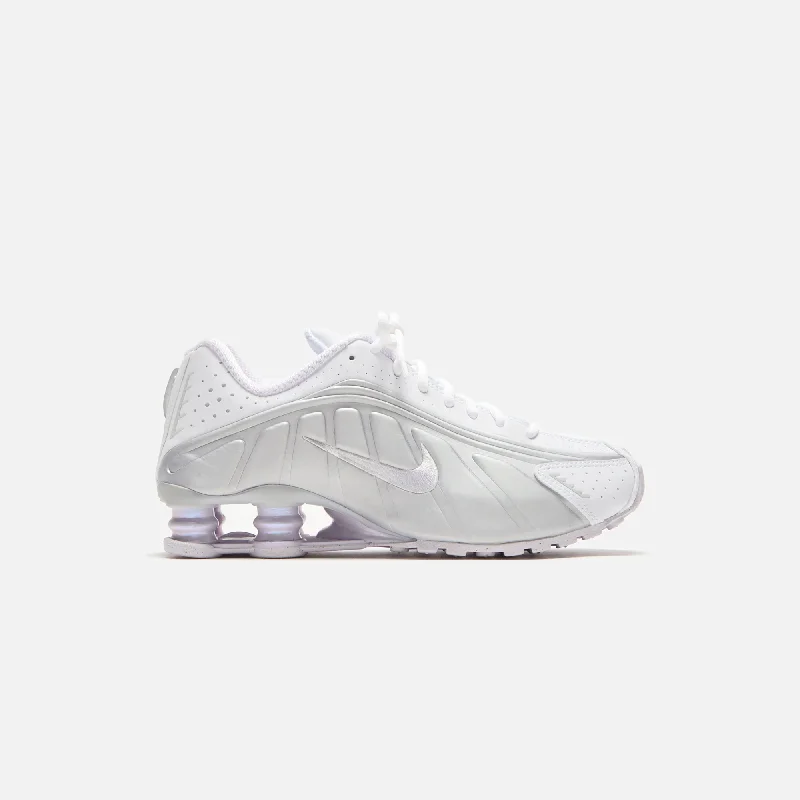 Vintage-Inspired Style Offers Nike WMNS Shox R4 - White / Metallic Platinum / Platinum Tint / Barely Grape Vintage-Inspired Style Offers Nike WMNS Shox R4 - White / Metallic Platinum / Platinum Tint / Barely Grape