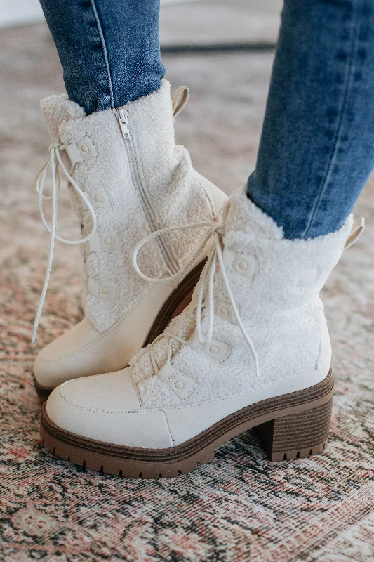 Women's Bold Fashion Shoes Up To Snow Good Boots