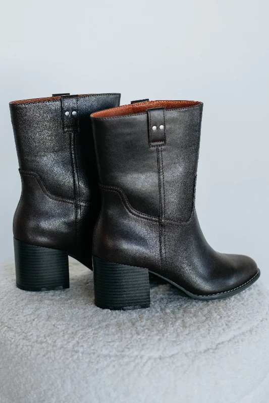 Trendy Footwear Sale Walking A Fine Line Boots - Coffee