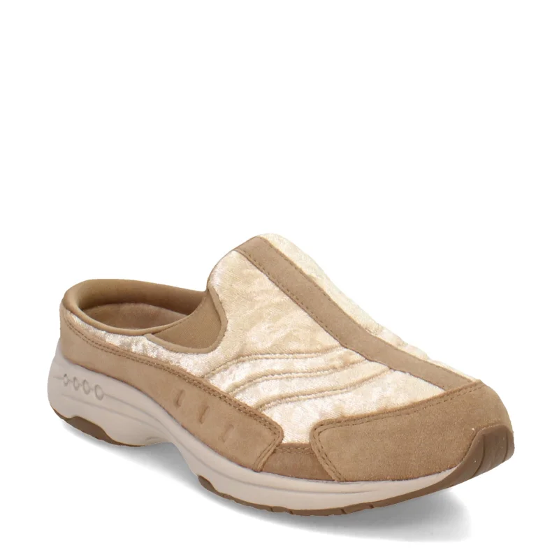 Limited Stock, Big Sale Women's Easy Spirit, Traveltime Clog