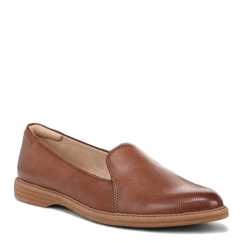 Luxe Style Discounts Women's SOUL Naturalizer, Yippee Flat