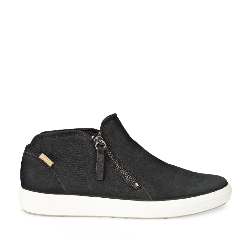 Trendy Street Style ECCO Women's Soft 7 Low Bootie in Black