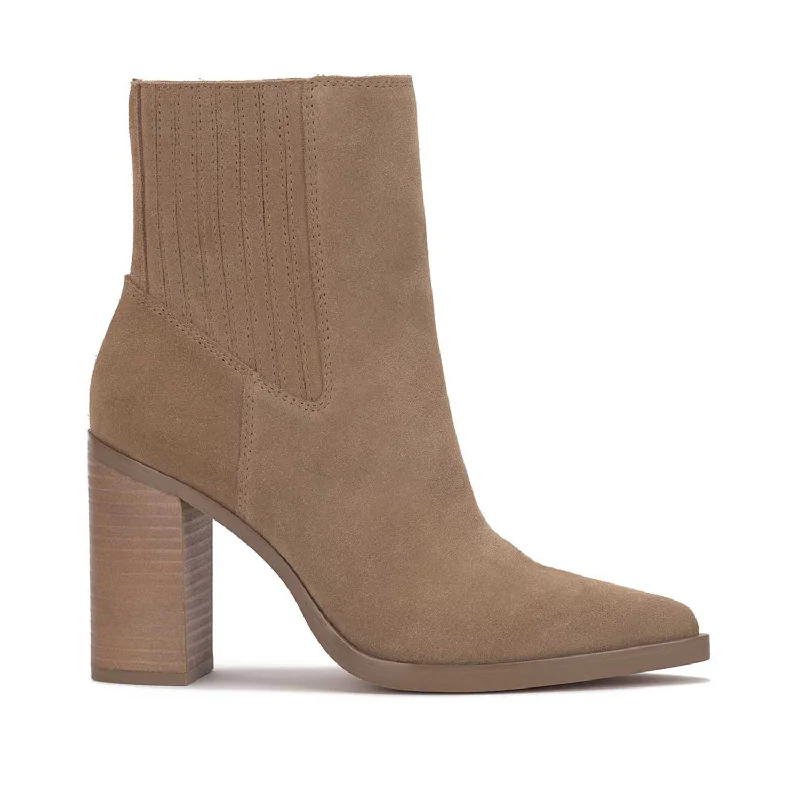 Modern Urban Slip-Ons Jessica Simpson Women's Bolesia in Sandstone