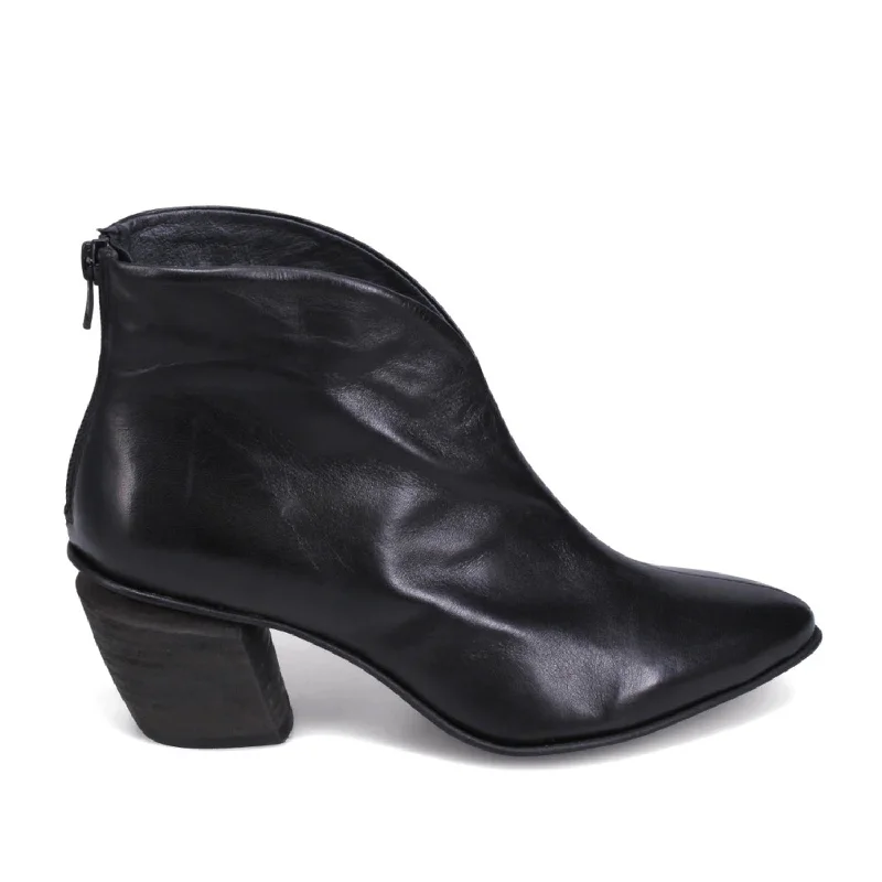 Relaxed Style Deals Miz Mooz Women's Jovie in Black