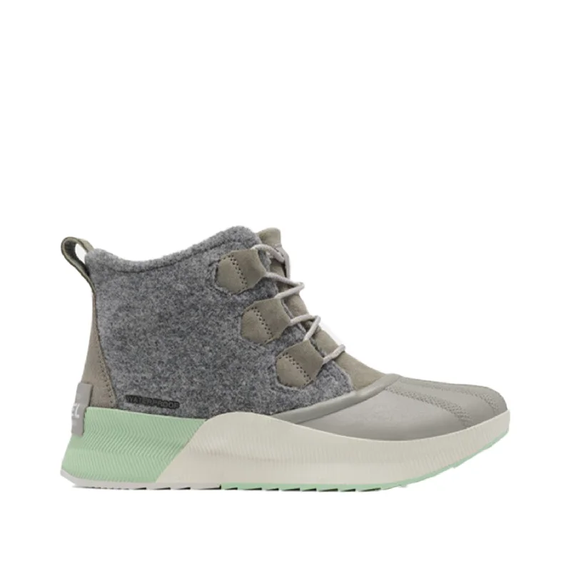 Enjoy Discount Sorel Women's Out N About III Classic WP in Dove, Sea Sprite