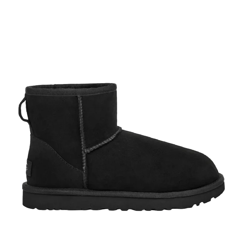 Comfortable Slip-On Shoes UGG Women's Classic ll Mini Boot in Black