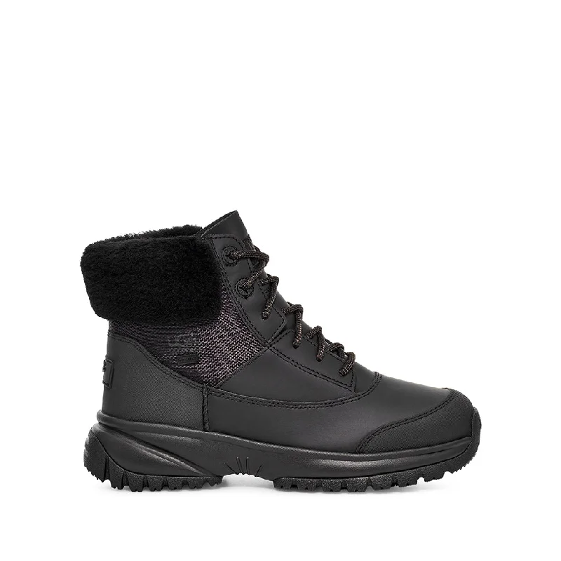 Cozy Chic Promotions Ugg Women's Yose Fluff V2 in Black