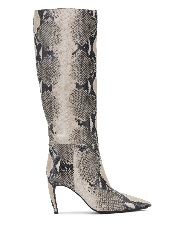Fashion Forward Vince Camuto Women's Brigitte Animal Print M