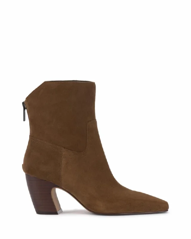 Modern Chic Discounts Vince Camuto Women's Cistel Brown M